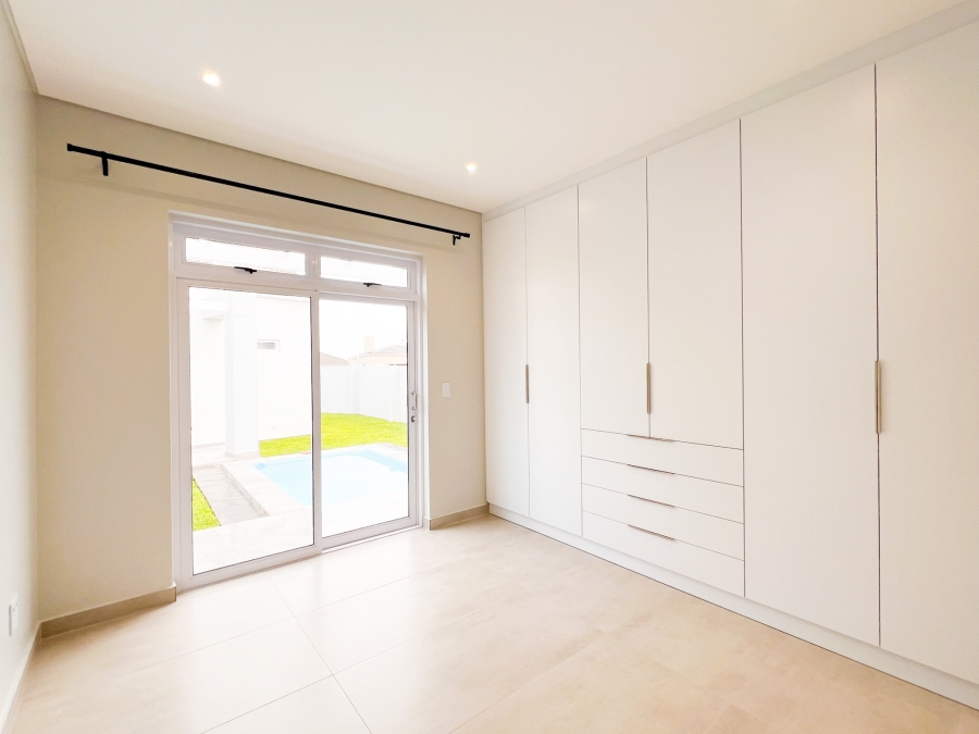 4 Bedroom Property for Sale in Country Club Western Cape